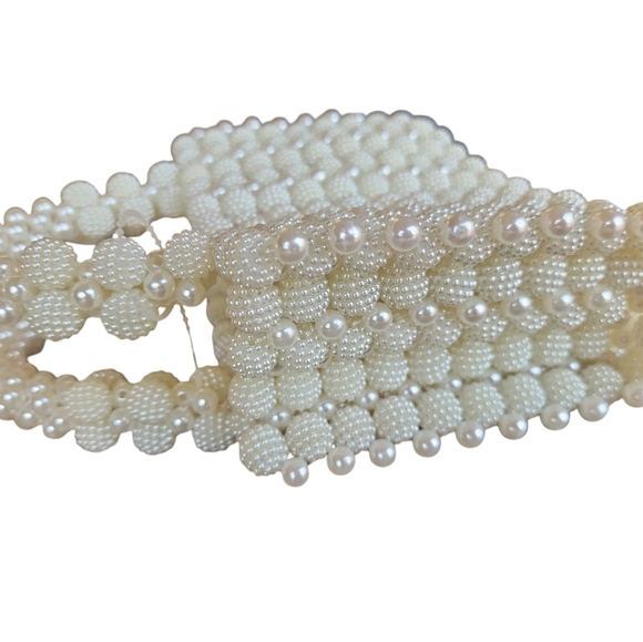 Handbag Made Of Pearls - Picture 2 of 4